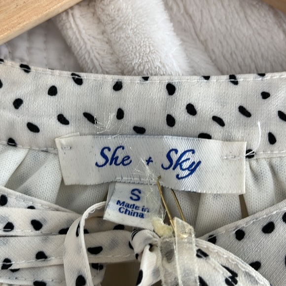 A gorgeous spring dress 👗 - Picture 8 of 9